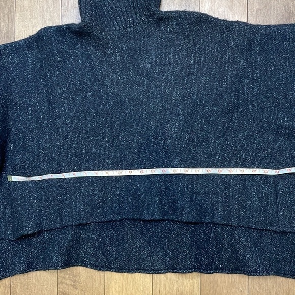 DKNY pure merino wool turtleneck poncho cape black white speckles size S - Picture 7 of 15